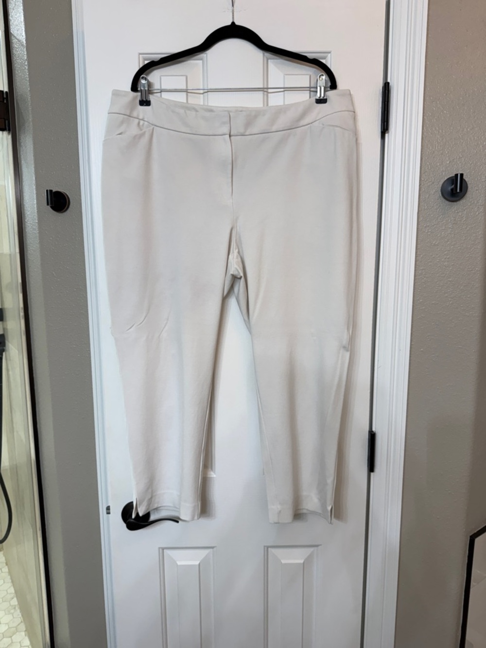 Chico's Cream Slim Ankle Pants